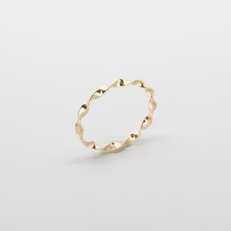 gedrehter ring twisted ring  solid gold