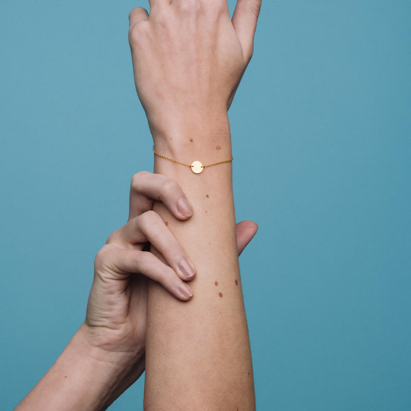 shiny disc bracelet